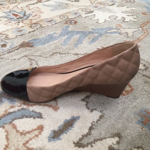 COPY - Tory Burch Claremont Wedge New In Box Size 10.5 - Picture 3 of 6